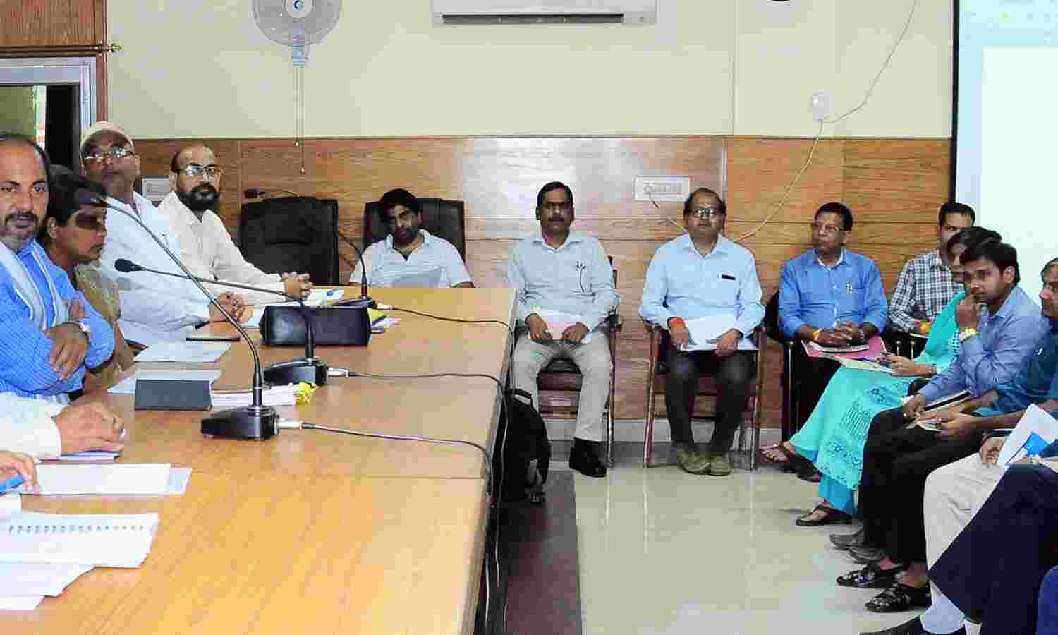अतिक्रमित  खेल के मैदानों को एण्टी-भू-माफिया की सहायता से खाली कराकर उपयोग में लाया जाय : उपेन्द्र तिवारी