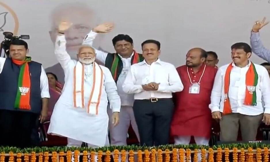 विपक्ष में यदि हिम्मत है तो एक बार फिर आर्टिकल 370 लाने का घोषणापत्र में ऐलान करें :  मोदी