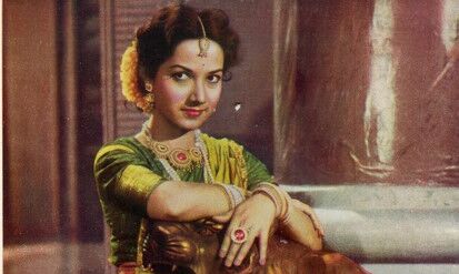गुजरे जमाने की मशहूर बॉलीवुड अदाकारा शकीला का  दिल का दौरा पड़ने से इन्तेक़ाल