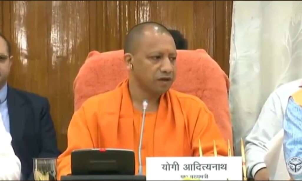 मुख्यमंत्री बजट वित्तीय वर्ष 2020-2021 पेश होने के बाद प्रेस वार्ता करते हुए