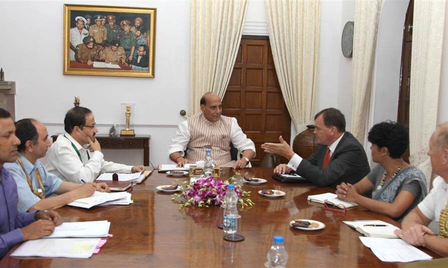 रक्षा मंत्री द्रास में करगिल युद्ध स्मारक पर श्रद्धांजलि अर्पित करेंगे