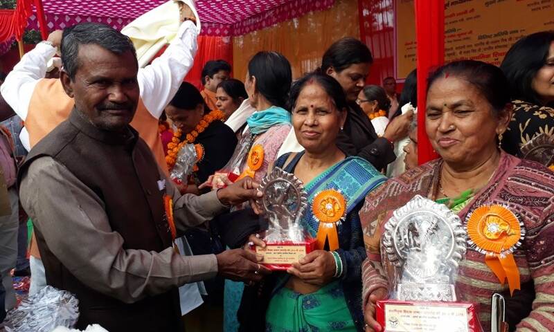 शिक्षक/शिक्षिकाएं पूरी जिम्मेदारी से बच्चों को शिक्षा दें : समाज कल्याण मंत्री  रमापति शास्त्री
