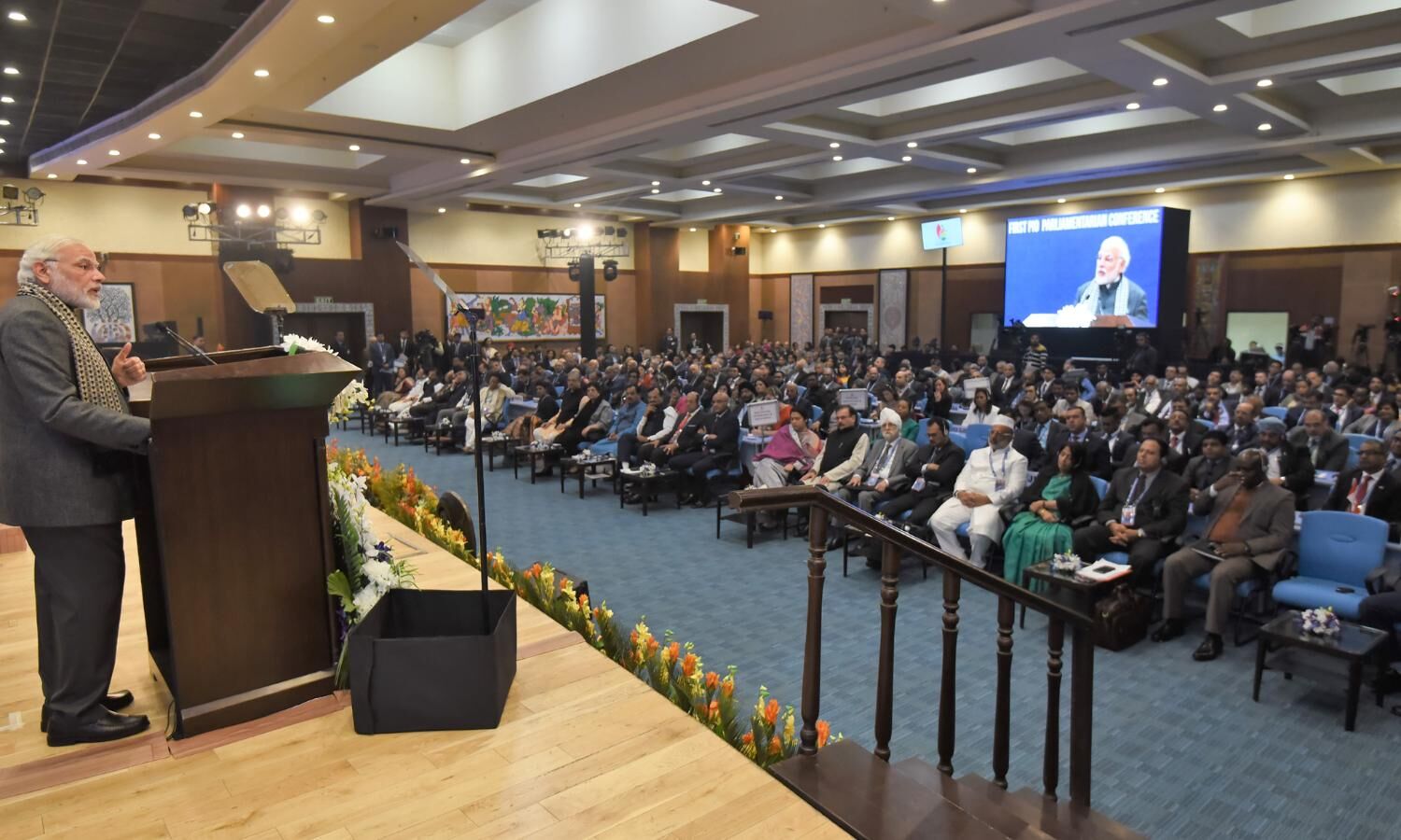 मोदी ने प्रवासियों का दिल मोह लिया