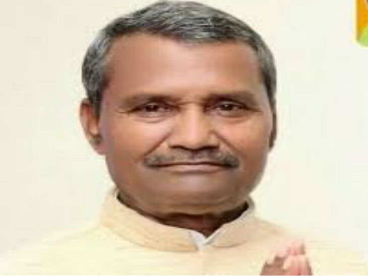 पात्र लाभार्थियों के प्रार्थना पत्रों का निस्तारण समयबद्ध करने के निर्देश -मंत्री रमापति शास्त्री