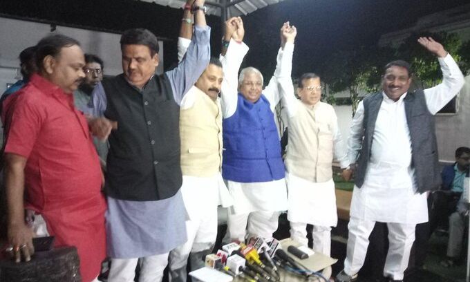 बिहार कांग्रेस को झटका, पूर्व प्रदेश अध्यक्ष समेत चार एमएलसी ने जेडीयू का थामा दामन