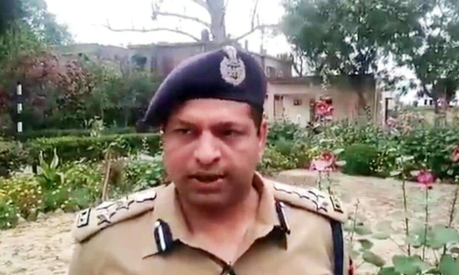 पुलिसकर्मी लॉकडाउन में किसी के साथ दुर्व्यवहार ना करें : डीआईजी दीपक कुमार