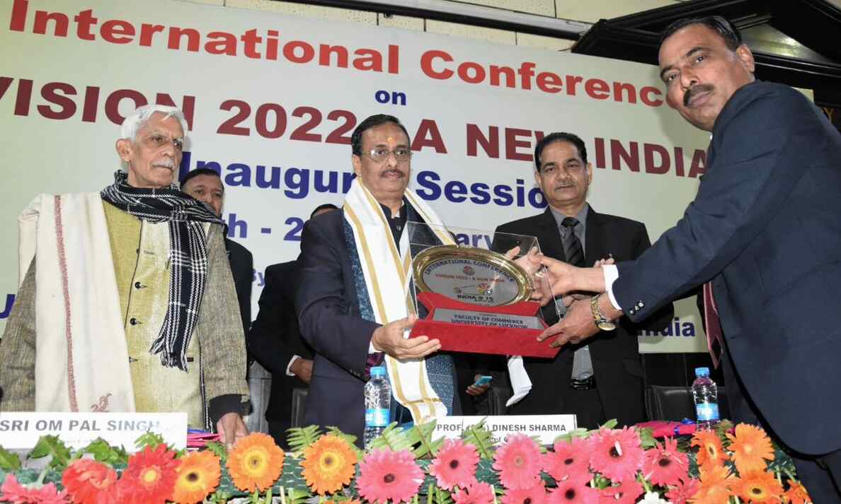 हमें अपने देश से प्रतिभा पलायन को रोकना होगा : डा0 दिनेश शर्मा