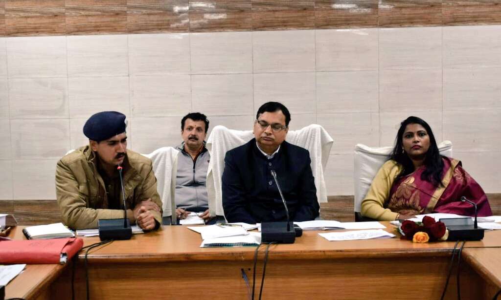 भू माफियाओं और अपराधियों के विरूद्व कठोर कार्यवाही अमल में लाई जाये : अमित मोहन प्रसाद