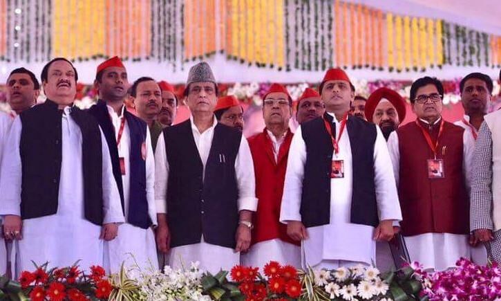 अखिलेश यादव समाजवादी पार्टी के राष्ट्रीय अध्यक्ष चुने गए
