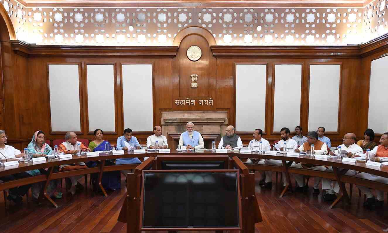 सार्वजनिक परिसरों पर अवैध रूप से कब्जा जमाए बैठे लोगों पर कड़ी कार्रवाई