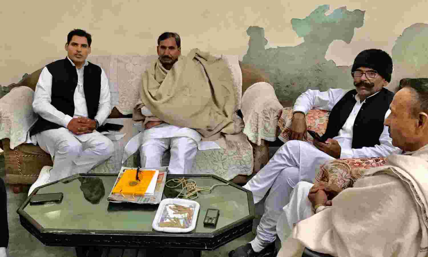ईश्वर मावी ने डकैती की घटना को पुलिस द्वारा संदिग्ध बताए जाने पर जताया कड़ा ऐतराज