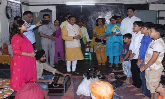 मंत्री डॉ. रमेश पोखरियाल निशंक ने आज राष्ट्रीय बाल भवन संस्था का औचक निरीक्षण किया।