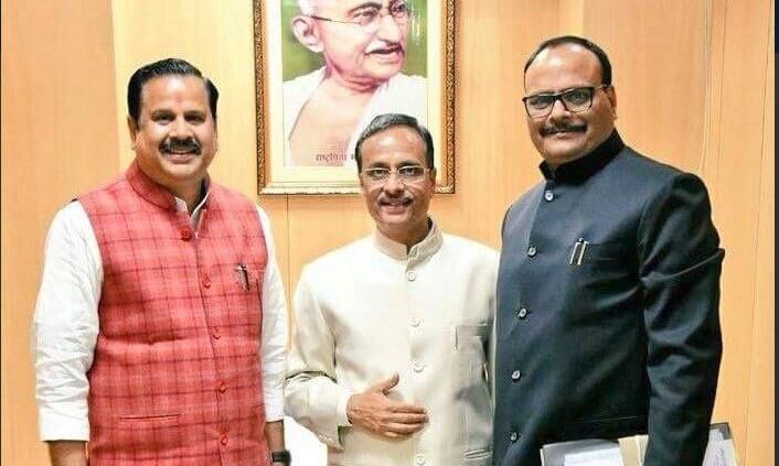 अभिभावक ब्लू व्हेल गेम के बारे में अपने बच्चों एवं उनके मित्रों से समय-समय पर वार्ता करें : उप मुख्यमंत्री डा0 दिनेश शर्मा
