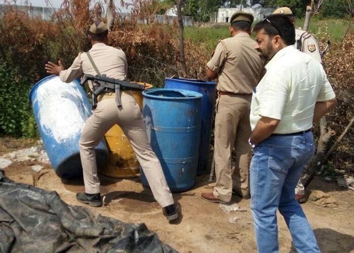 अवैध शराब की भट्टियों पर  छापेमारी