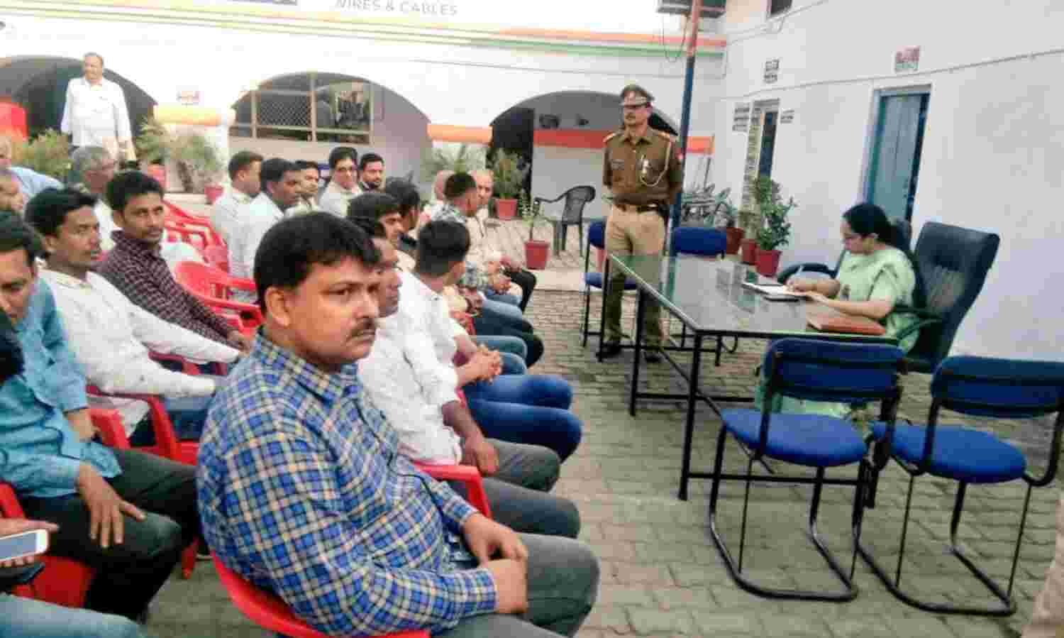 एसडीएम जानसठ अनुज मलिक आईएएस ने समझाया शांति समिति का महत्व