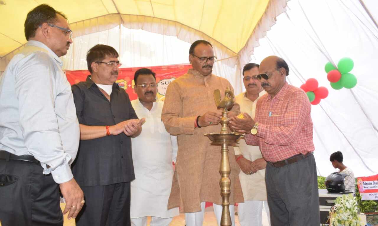बच्चों में गुणवत्तापरक शिक्षा के साथ अच्छे संस्कार भी जरूरी : ब्रजेश पाठक
