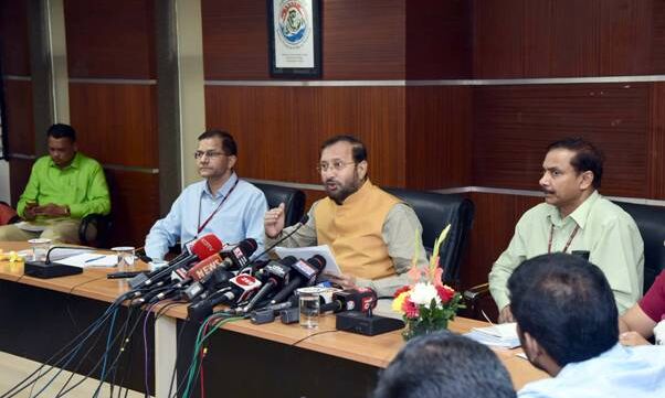 भारत अगले वर्ष अप्रैल तक बीएस VI वाहन उत्‍सर्जन मानकों को लागू कर देगा : केन्‍द्रीय पर्यावरण मंत्री