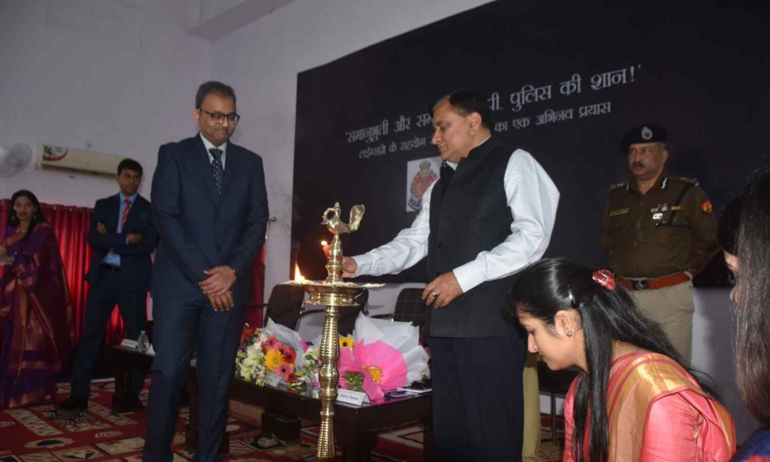 डीजीपी ओपी सिहं ने किया  समानुभूति और सम्मान यूपी पुलिस की शान प्रशिक्षण कार्यक्रम का उद्घाटन