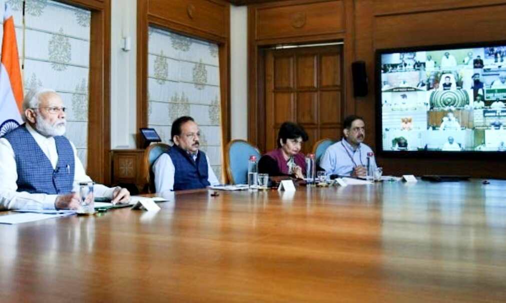 वैश्विक महामारी से निपटने के लिए राज्यों और केंद्र को मिलकर काम करना होगा : पीएम