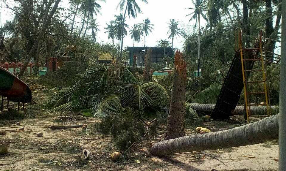 तूफान ओखी : भारतीय सेना का  बचाव अभियान जारी राष्ट्रीय आपदा घोषित करने से इंकार