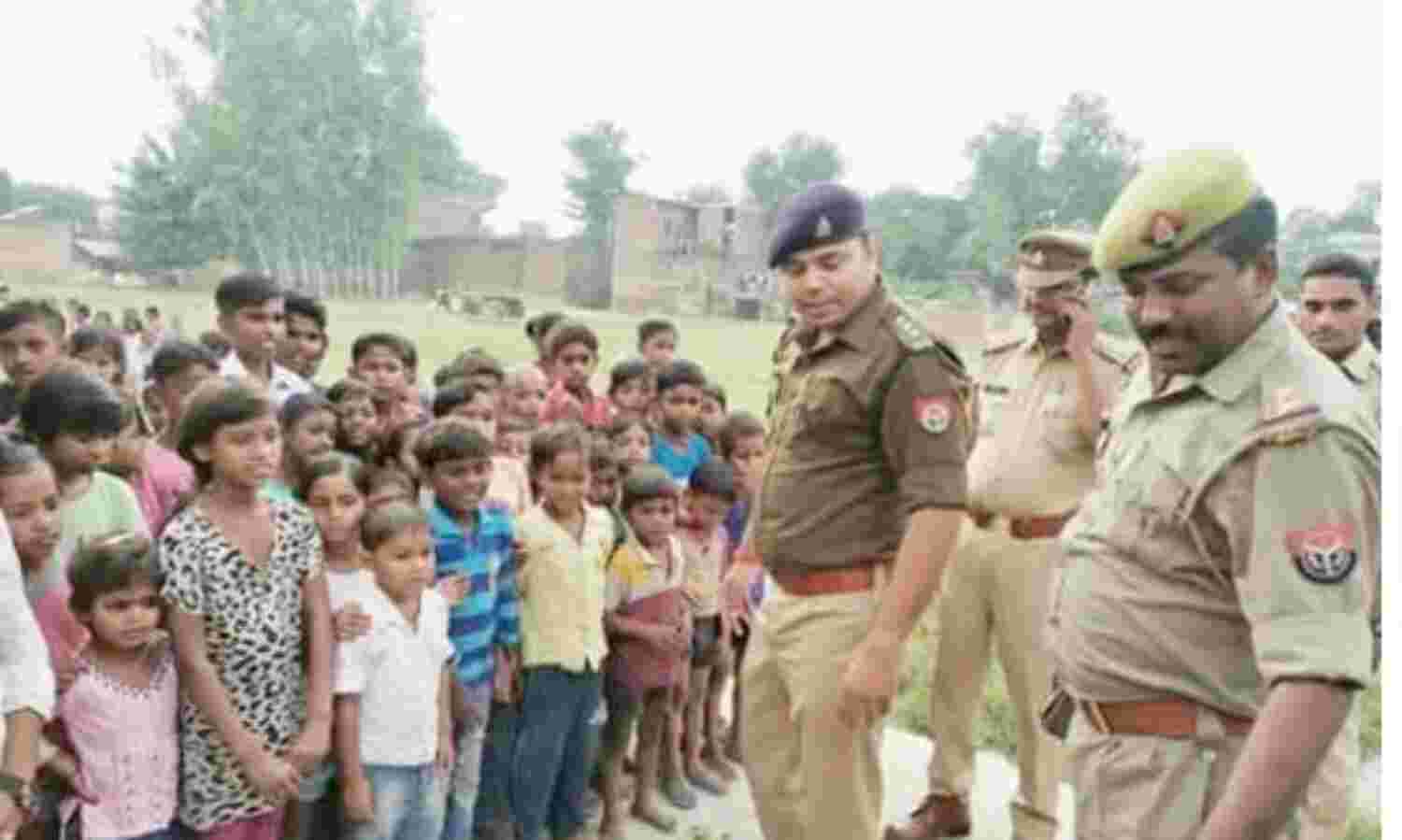 सीओ नवनीत कुमार नायक ने गरीबों के साथ मिलकर मनाई दिवाली