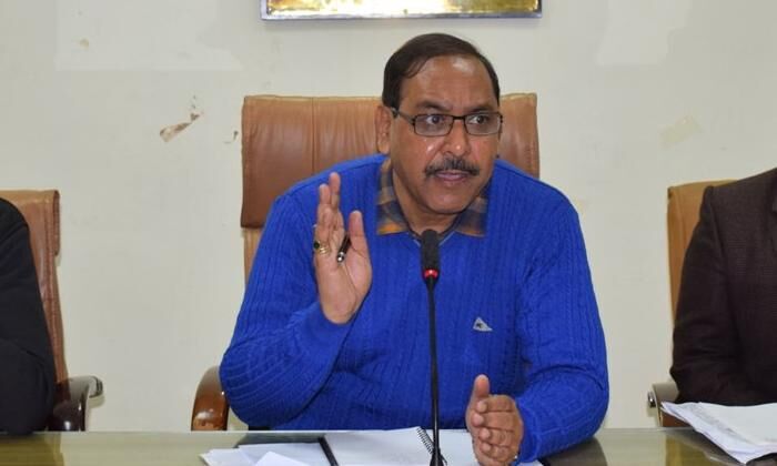 विकास कार्यों को तेजी के साथ समय सीमा के अन्तर्गत पूर्ण कराये : डीएम