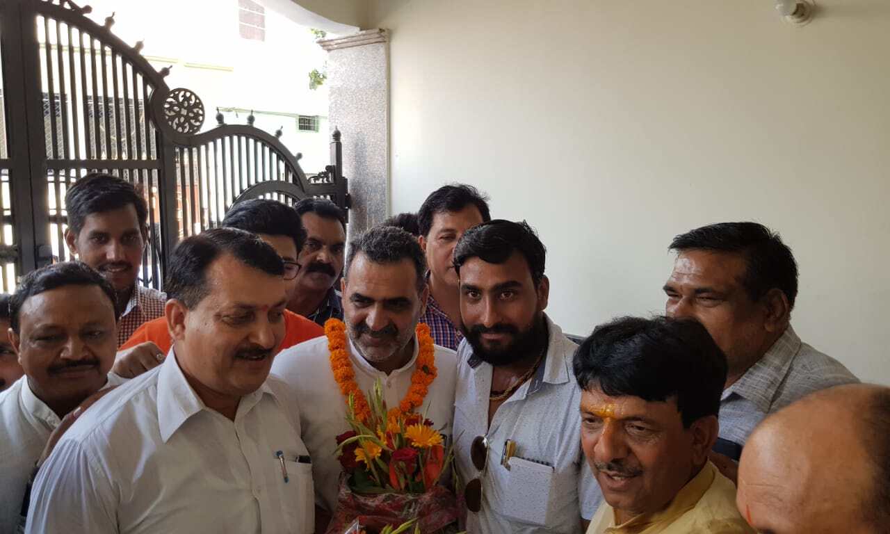 मिनिस्टर बनने के बाद संजीव का स्वागत, बोले-मुजफ्फरनगर का विकास ही मेरी प्राथमिकता
