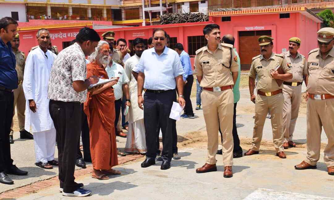 मुख्यमंत्री के प्रस्तावित दौरे के मद्देनजर जिलाधिकारी, एसएसपी ने अधिकारियेां के साथ किया शुक्रताल का निरीक्षण