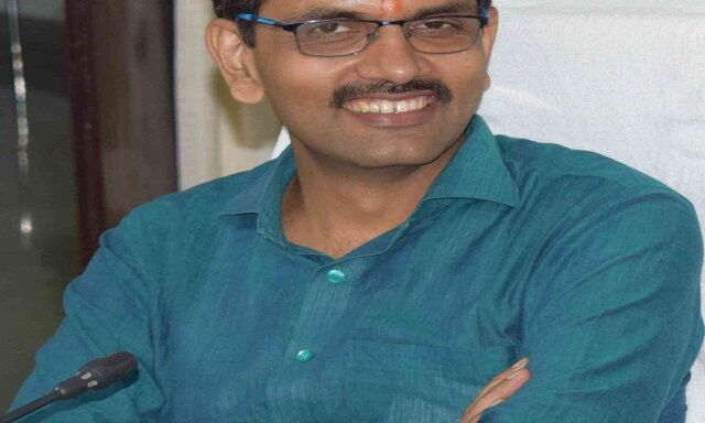 शौचालय निर्माण अगस्त, 2019 के प्रथम सप्ताह तक पूर्ण कराने के निर्देश