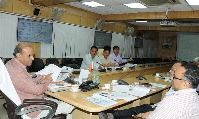 मेट्रो रेल परियोजना एवं दिल्ली-गाजियाबाद-मेरठ रैपिड रेल ट्रांजिट सिस्टम परियोजना  पर अहम्  बैठक