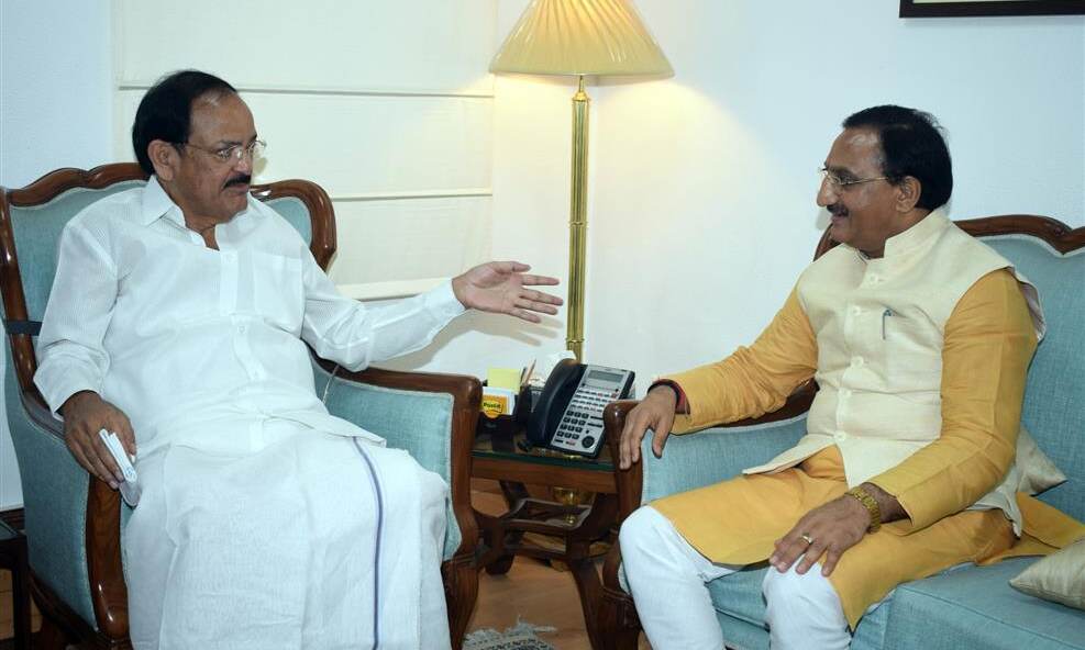 उपराष्ट्रपति के हस्तक्षेप के बाद दिल्ली यूनिवर्सिटी में प्रवेश लेने वाले आंध्र प्रदेश के छात्रों को राहत