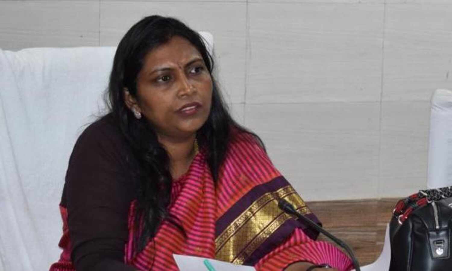 डीएम सेल्वा कुमारी जे की पहल- शिकायत-निस्तारण का आदान-प्रदान व्हाट्स एप पर
