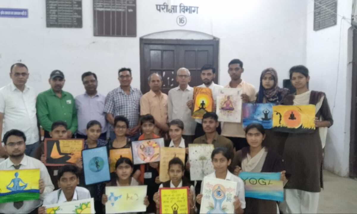 चित्रकला-श्लोगन प्रतियोगिता में सौरव व हर्ष आर्यन अव्वल