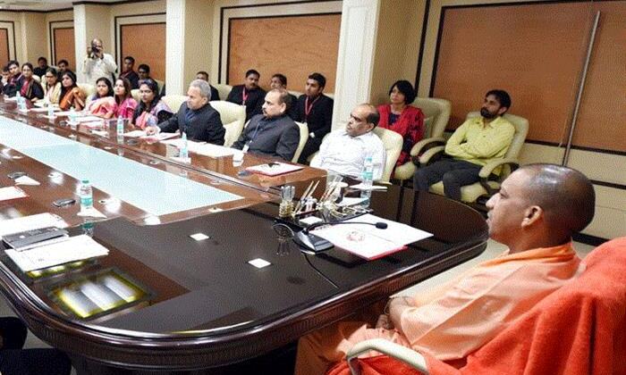 पी0सी0एस0 अधिकारी प्रशासनिक व्यवस्था की रीढ़ हैं: योगी आदित्यनाथ