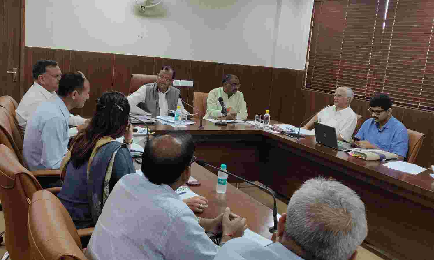 स्वच्छता का कार्य जनसेवा भावना से किया जाये - मंत्री सुरेश खन्ना
