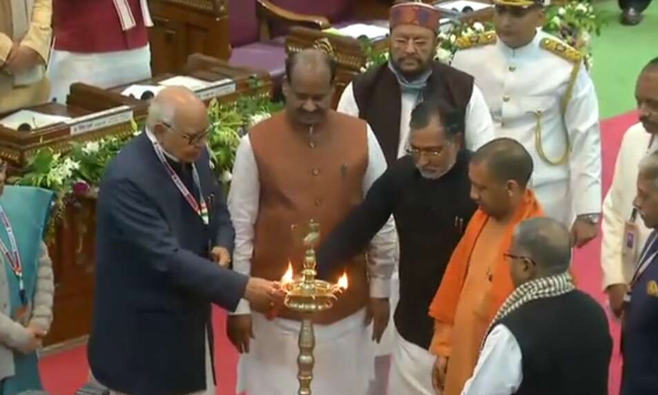 भारत लोकतंत्र के मूल्यों की स्थापना करते हुए विश्व का नेतृत्व कर रहा है : ओम बिरला