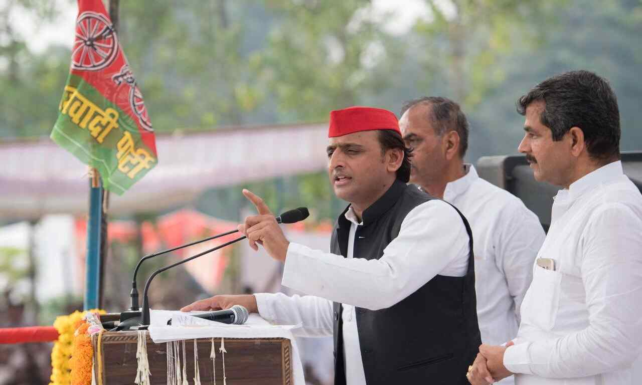 निकाय चुनावों को चुनौती मानकर एकजुटता से समाजवादी पार्टी के सभी प्रत्याशियों को भारी बहुमत से विजयी बनाएं : अखिलेश यादव