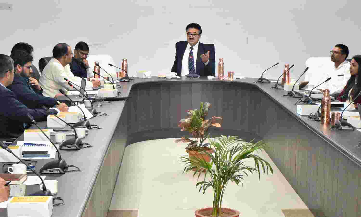 रोजगार परक योजनाओं में लापरवाह जिलों के अधिकारियों के खिलाफ होगी कड़ी कार्रवाई
