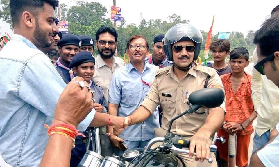 बुलेट पर सवार होकर  एसएसपी अभिषेक यादव ने परखी कांवडयात्रा की सुरक्षा व्यवस्था