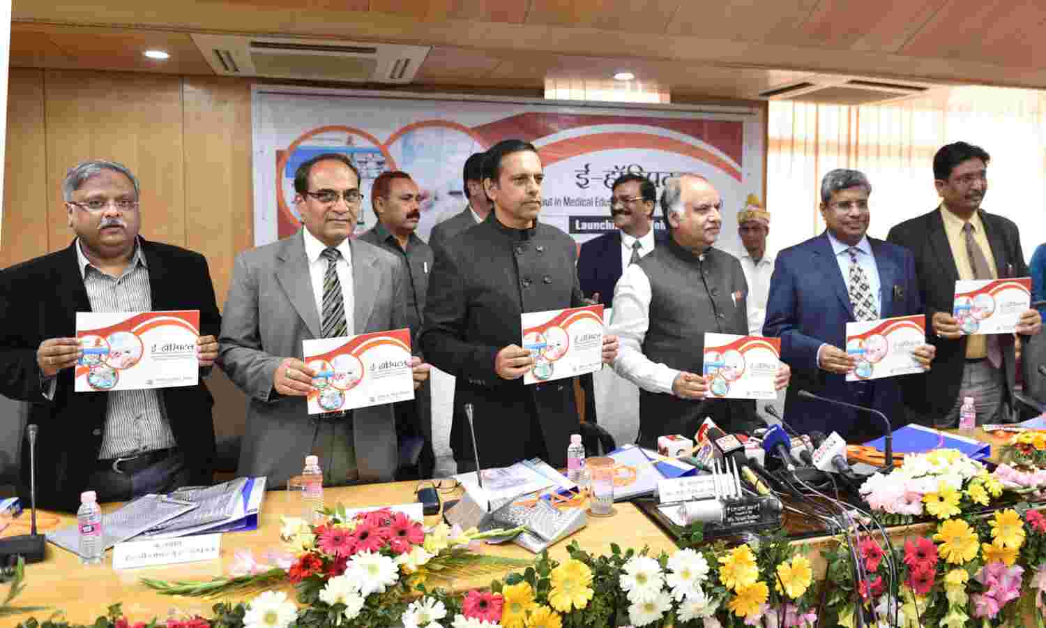 प्रदेश के सरकारी मेडिकल कालेजों में प्रथम बार रोगियों की सुविधा हेतु ई-हास्पिटल इंफारमेशन सिस्टम की शुरुआत : आशुतोष टंडन