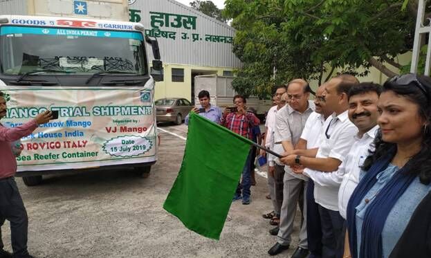 उत्तर भारतीय आम के निर्यात को बढावा देने समुद्री मार्ग द्वारा पहली खेप लखनऊ से इटली भेजी गई