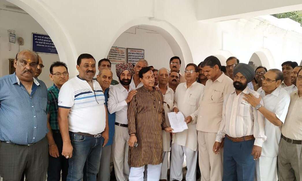 किरायेदारी बढ़ोतरी के विरोध में ज्ञापन