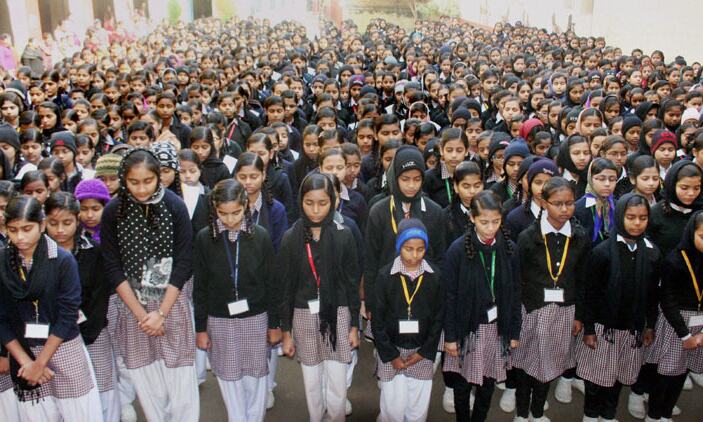 प्रश्न स्कूलों में प्रार्थना का