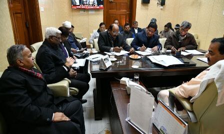 सड़क निर्माण में धीमी गति पर उप मुख्यमंत्री केशव प्रसाद मौर्य ने नाराजगी जाहिर की