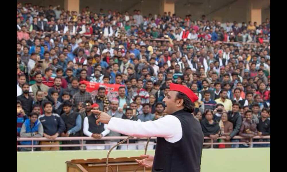 झूठ बोलने में  आत्मविश्वास गजब का है : अखिलेश यादव