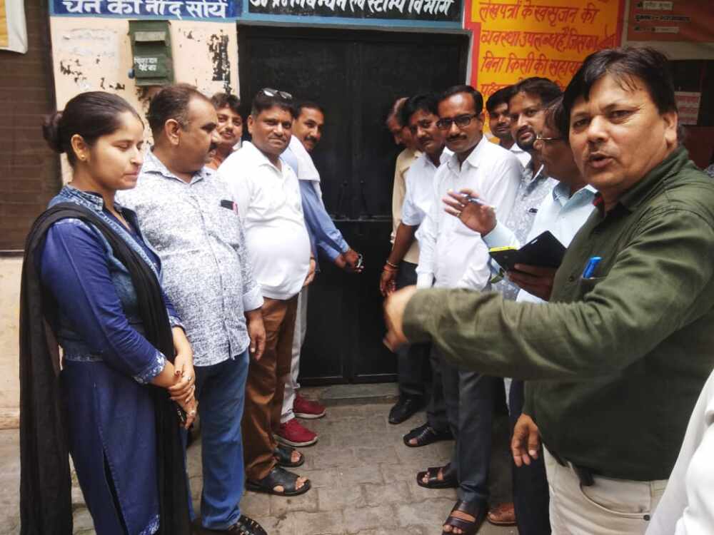 भूमि के सर्किल रेट बढ़ने के विरोध में जानसठ के अधिवक्ताओं एवं दस्तावेज लेखकों ने की हड़ताल भूमि के सर्किल रेट बढ़ने के विरोध में जानसठ के अधिवक्ताओं एवं दस्तावेज लेखकों ने की हड़ताल
