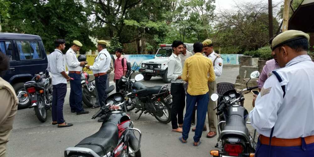 एसपी ट्रैफिक ने खुद संभाली यातायात चेकिंग की कमान