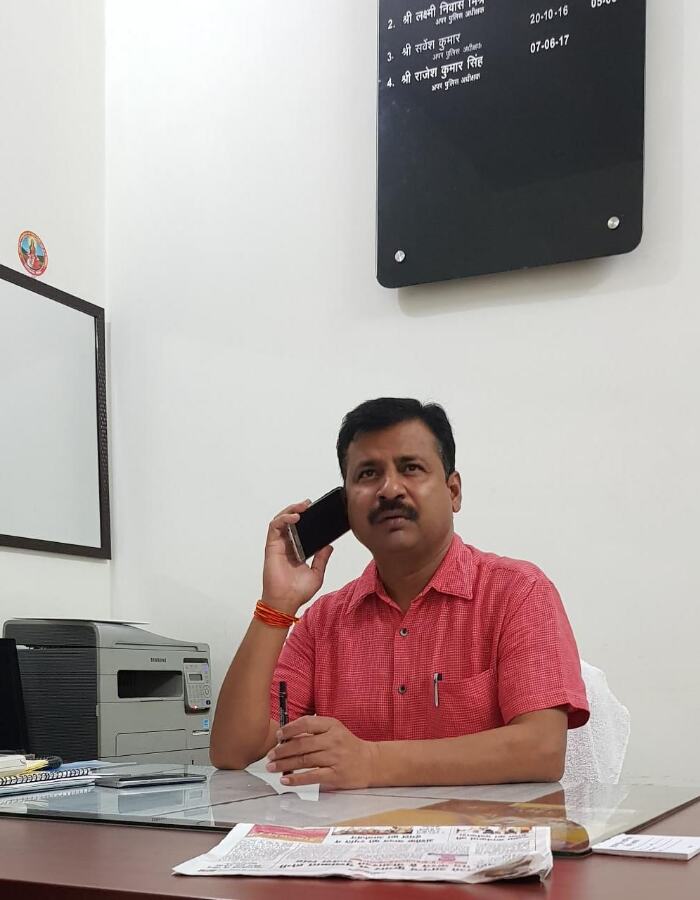 शिकायतों के निस्तारण में महत्त्वपूर्ण भूमिका निभा रहे एएसपी राजेश कुमार सिंह शिकायतों के निस्तारण में महत्त्वपूर्ण भूमिका निभा रहे एएसपी राजेश कुमार सिंह