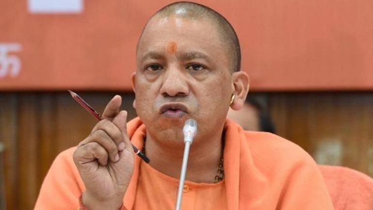 सीएम योगी ने पशुपालन विभाग के छः आला अफसरों को किया सस्पैंड