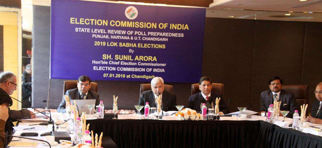 मुख्य निर्वाचन आयुक्त ने  लोक सभा चुनाव 2019 के सिलसिले में तीन राज्य की चुनाव तैयारियों की समीक्षा की
